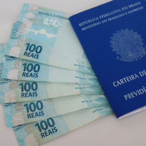 Imagem do artigo O Futuro da Economia Brasileira_ Gastos Públicos, Juros Altos e o Impacto nas Eleições
